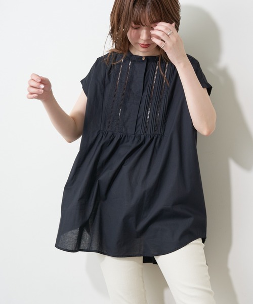 natural couture(ナチュラルクチュール)の「ヨークピンタック×レースコットンチュニック(シャツ/ブラウス・レディース・オフホワイト/ブラック/ブルー/レッド・FREE)」の8枚目の写真