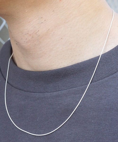 blackdia by 7JEWELRY(ブラックダイヤバイセブンジュエリー)の「blackdia by 7JEWELRY スネークチェーン幅1mm(ネックレス・メンズ・シルバー/ゴールド・40cm/50cm/60cm)」の2枚目の写真