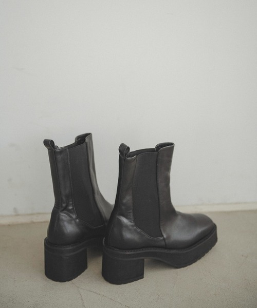 FREE'S MART（フリーズマート）の「◆サイドゴアヒールブーツ（ブーツ・レディース・ホワイト/ブラック・MEDIUM/LARGE）」の2枚目の写真