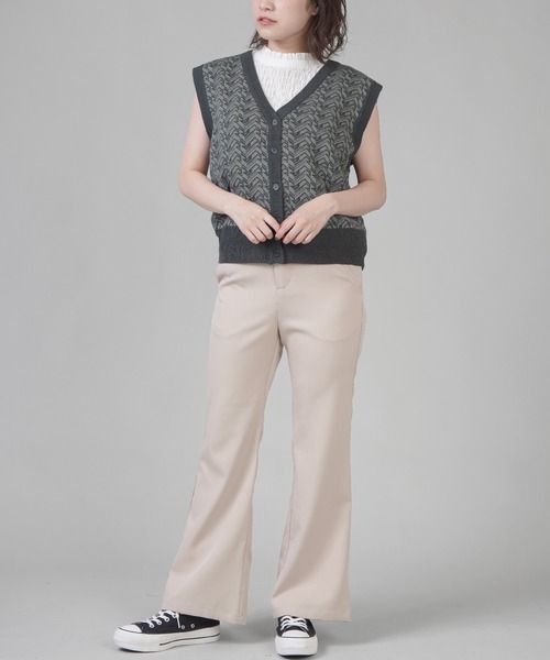 SPINNS（スピンズ）の「フロントボタン アクリル ジャガードニットベスト（ベスト・レディース・ネイビー/ブラック/グリーン・ONESIZE）」の6枚目の写真