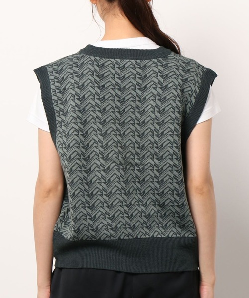 SPINNS（スピンズ）の「フロントボタン アクリル ジャガードニットベスト（ベスト・レディース・ネイビー/ブラック/グリーン・ONESIZE）」の8枚目の写真