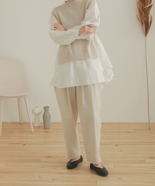 SENSE OF PLACE by URBAN RESEARCH（センスオブプレイスバイアーバンリサーチ）の「ハイウエストタックトラウザー（その他パンツ・レディース・アイボリー/ブラック/モカ・ONE）」の2枚目の写真