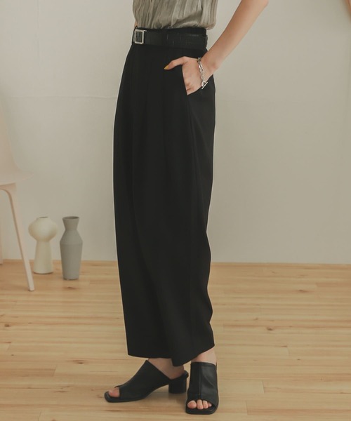 SENSE OF PLACE by URBAN RESEARCH（センスオブプレイスバイアーバンリサーチ）の「ハイウエストタックトラウザー（その他パンツ・レディース・アイボリー/ブラック/モカ・ONE）」の3枚目の写真