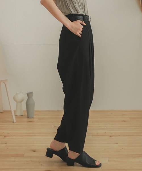 SENSE OF PLACE by URBAN RESEARCH（センスオブプレイスバイアーバンリサーチ）の「ハイウエストタックトラウザー（その他パンツ・レディース・アイボリー/ブラック/モカ・ONE）」の18枚目の写真