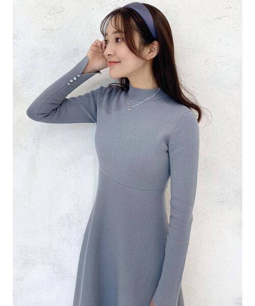 MERCURYDUO（マーキュリーデュオ）の「ハイゲージハイネックニットワンピース（ワンピース・レディース・ブラック/ブルー/ベージュ・FREE）」の18枚目の写真