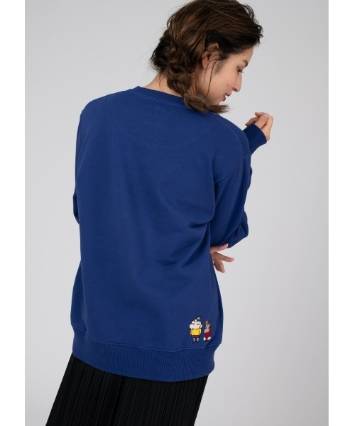 Design Tshirts Store graniph(デザイン ティーシャツ ストア グラニフ)の「兄妹(クレヨンしんちゃん)|コラボスウェット(スウェット・メンズ・ブルー・SMALL/MEDIUM/LARGE/X-LARGE)」の2枚目の写真