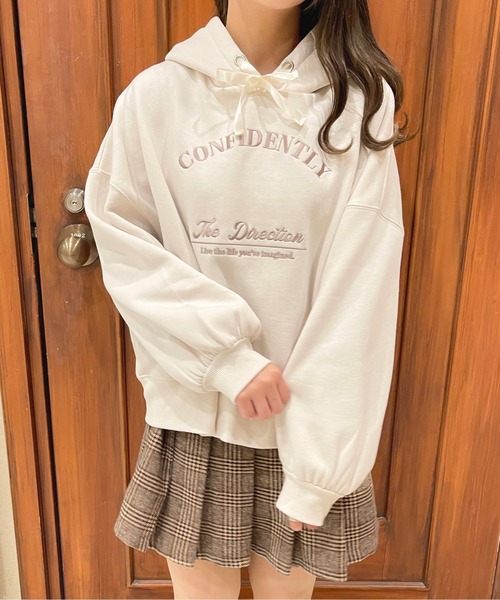 apres jour（アプレジュール）の「刺繍ロゴパーカー【ZOZOTOWN限定アイテム】（パーカー・レディース・ライトピンク/スモークピンク/アイボリー/ナチュラル・フリー/X-LARGE）」の2枚目の写真