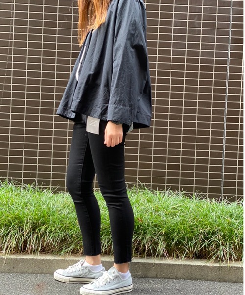 WHEIR(ウェア)の「WHEIR ハイパーストレッチクロップドデニムスキニー(デニムパンツ・レディース・ダークブラック/ダークインディゴブルー/ライトインディゴブルー/ワンウォッシュ・26/27/24/23/25)」の22枚目の写真