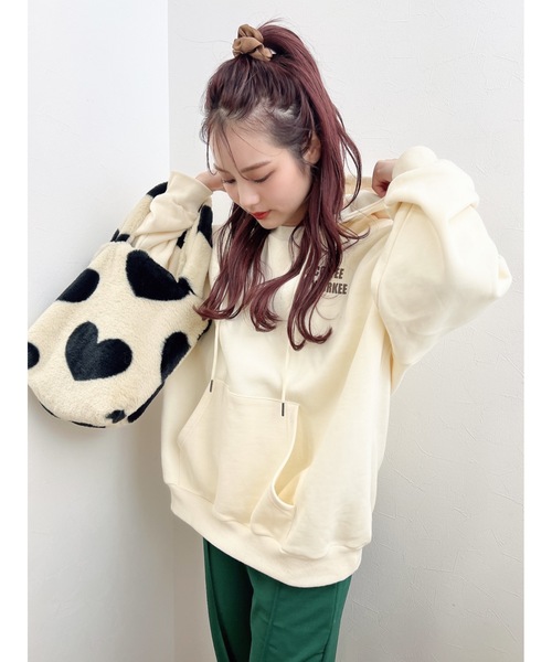 jumelle(ジュメロ)の「NCNWユニセックススウェット(スウェット・レディース・パープル/グレー/クリーム・LARGE/MEDIUM)」の3枚目の写真