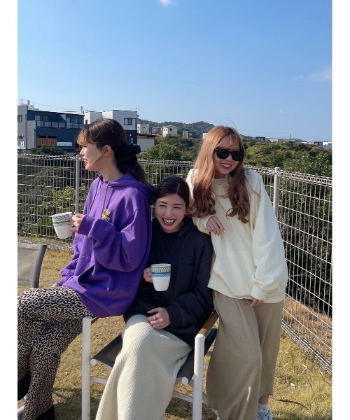 jumelle(ジュメロ)の「NCNWユニセックススウェット(スウェット・レディース・パープル/グレー/クリーム・LARGE/MEDIUM)」の18枚目の写真