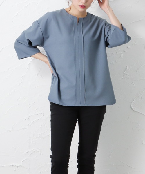 NAVY(ネイビー)の「麻ライクキーネックブラウス(Tシャツ/カットソー・レディース・グレイッシュベージュ/ブルー/ホワイト・フリー)」の3枚目の写真