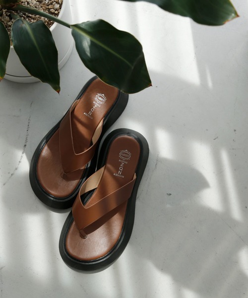 HALEY PESCA(ヘーリーペスカ)の「HALEY PESCA/厚底トング ビーチサンダル(サンダル・レディース・ホワイト/ブラック/ブラウン・36/38)」の3枚目の写真