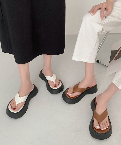 HALEY PESCA(ヘーリーペスカ)の「HALEY PESCA/厚底トング ビーチサンダル(サンダル・レディース・ホワイト/ブラック/ブラウン・36/38)」の4枚目の写真