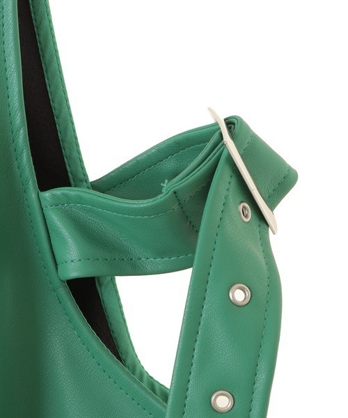 Candy Stripper（キャンディストリッパー）の「FAKE LEATHER BELTED サロペット（サロペット/オーバーオール・レディース・ブラック/グリーン・2）」の7枚目の写真