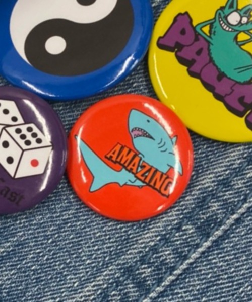 WEGO（ウィゴー）の「WEGO/グラフィック缶バッジA（バッジ・レディース・その他1/その他2/その他9/その他10/その他3/その他4/その他5/その他6/その他7/その他8・FREE）」の3枚目の写真