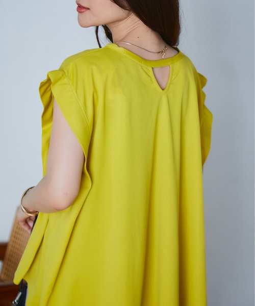 ECRIRE（エクリール）の「【miho.a.nicoコラボ】タックデザインノースリーブカットソーブラウス（シャツ/ブラウス・レディース・ブラック/オフホワイト/イエロー/オレンジ・M/L）」の16枚目の写真