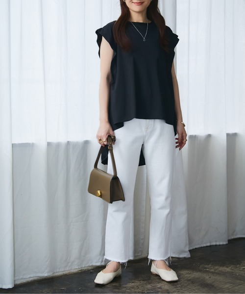 ECRIRE（エクリール）の「【miho.a.nicoコラボ】タックデザインノースリーブカットソーブラウス（シャツ/ブラウス・レディース・ブラック/オフホワイト/イエロー/オレンジ・M/L）」の7枚目の写真