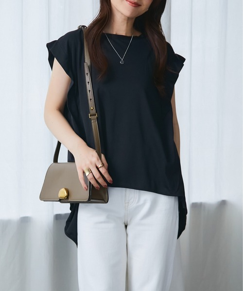 ECRIRE（エクリール）の「【miho.a.nicoコラボ】タックデザインノースリーブカットソーブラウス（シャツ/ブラウス・レディース・ブラック/オフホワイト/イエロー/オレンジ・M/L）」の8枚目の写真