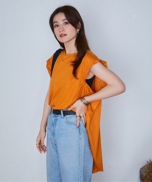 ECRIRE（エクリール）の「【miho.a.nicoコラボ】タックデザインノースリーブカットソーブラウス（シャツ/ブラウス・レディース・ブラック/オフホワイト/イエロー/オレンジ・M/L）」の18枚目の写真