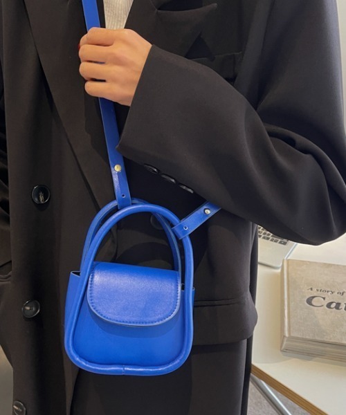 .KOM(ドットコム)の「A'GEM/9 × .kom『.kom/ドットケーオーエム』ミニ クロス ショルダーバッグ(ショルダーバッグ・レディース・ホワイト/ブラック/ブラウン/ブルー・FREE)」の4枚目の写真