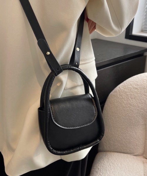 .KOM(ドットコム)の「A'GEM/9 × .kom『.kom/ドットケーオーエム』ミニ クロス ショルダーバッグ(ショルダーバッグ・レディース・ホワイト/ブラック/ブラウン/ブルー・FREE)」の7枚目の写真