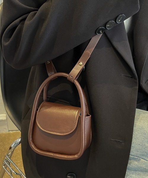.KOM(ドットコム)の「A'GEM/9 × .kom『.kom/ドットケーオーエム』ミニ クロス ショルダーバッグ(ショルダーバッグ・レディース・ホワイト/ブラック/ブラウン/ブルー・FREE)」の10枚目の写真