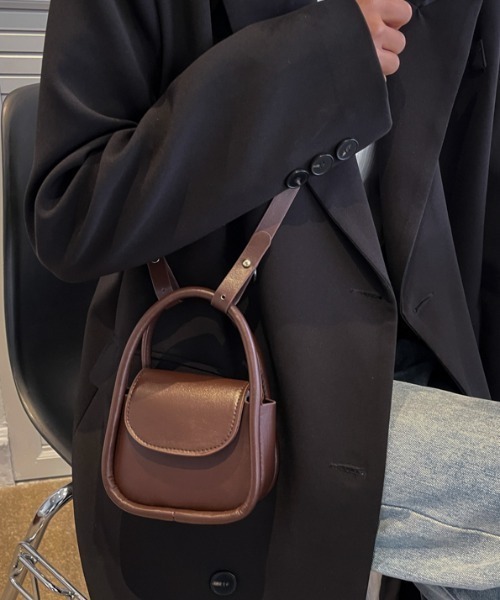 .KOM(ドットコム)の「A'GEM/9 × .kom『.kom/ドットケーオーエム』ミニ クロス ショルダーバッグ(ショルダーバッグ・レディース・ホワイト/ブラック/ブラウン/ブルー・FREE)」の17枚目の写真
