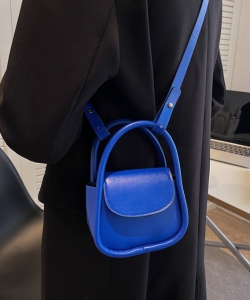 .KOM(ドットコム)の「A'GEM/9 × .kom『.kom/ドットケーオーエム』ミニ クロス ショルダーバッグ(ショルダーバッグ・レディース・ホワイト/ブラック/ブラウン/ブルー・FREE)」の12枚目の写真