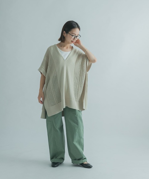 FORK&SPOON(フォークアンドスプーン)の「FORK&SPOON 編地切替ニットベスト(ニット/セーター・レディース・チャコールグレー/ライトベージュ・1)」の12枚目の写真