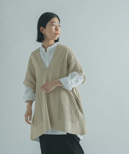 FORK&SPOON(フォークアンドスプーン)の「FORK&SPOON 編地切替ニットベスト(ニット/セーター・レディース・チャコールグレー/ライトベージュ・1)」の20枚目の写真