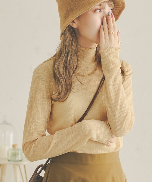 Ambre Neige(アンブルネージュ)の「透かし編みハイネックトップス/【WEB/EC限定商品】(Tシャツ/カットソー・レディース・ブラック/ベージュ/アイボリー・FREE)」の2枚目の写真