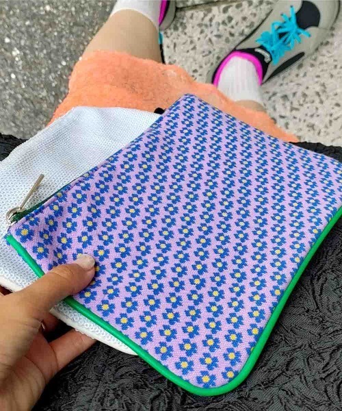 Casselini（キャセリーニ）の「Casselini(キャセリーニ)ニットポーチ（ポーチ・レディース・ホワイト/ブラック/パープル/グレー・FREE）」の4枚目の写真