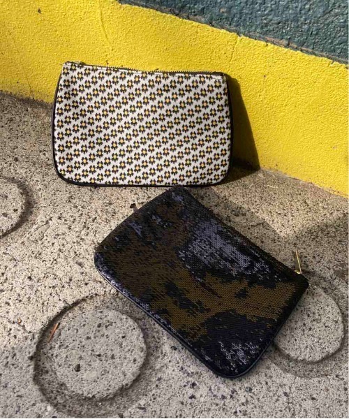 Casselini（キャセリーニ）の「Casselini(キャセリーニ)ニットポーチ（ポーチ・レディース・ホワイト/ブラック/パープル/グレー・FREE）」の11枚目の写真