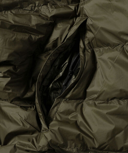 Ray BEAMS（レイビームス）の「【WEB限定】THE NORTH FACE / ポンチョ コート（ポンチョ・レディース・ブラック/オリーブ・ONE SIZE）」の18枚目の写真