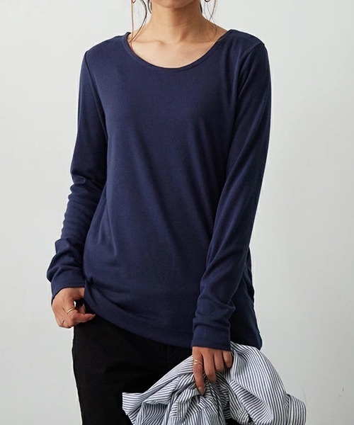 and it_(アンドイット)の「Uネックプルオーバー(Tシャツ/カットソー・レディース・ブラック/グレイッシュベージュ/ブラウン/チャコール/ネイビー・M-L)」の5枚目の写真