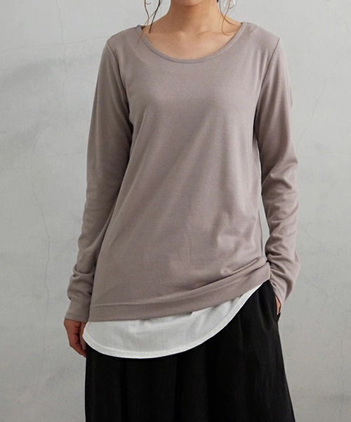 and it_(アンドイット)の「Uネックプルオーバー(Tシャツ/カットソー・レディース・ブラック/グレイッシュベージュ/ブラウン/チャコール/ネイビー・M-L)」の4枚目の写真