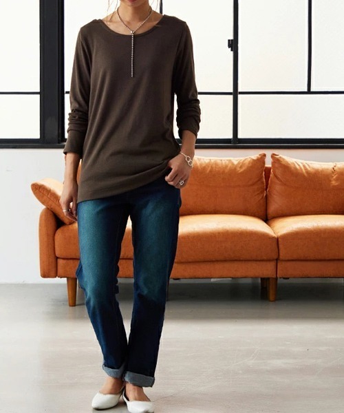 and it_(アンドイット)の「Uネックプルオーバー(Tシャツ/カットソー・レディース・ブラック/グレイッシュベージュ/ブラウン/チャコール/ネイビー・M-L)」の11枚目の写真