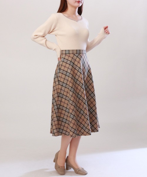 TRUDEA（トルディア）の「viscoseハートネックリブニット（ニット/セーター・レディース・ワイン/ベージュ/グレイッシュベージュ/ブラウン/ピンクベージュ・MEDIUM/LARGE）」の12枚目の写真