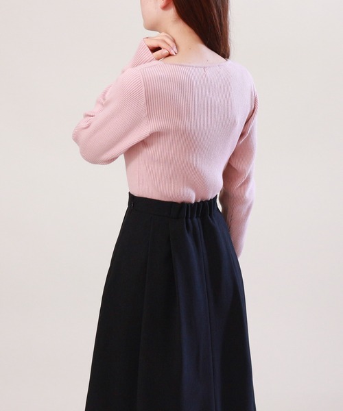 TRUDEA（トルディア）の「viscoseハートネックリブニット（ニット/セーター・レディース・ワイン/ベージュ/グレイッシュベージュ/ブラウン/ピンクベージュ・MEDIUM/LARGE）」の18枚目の写真