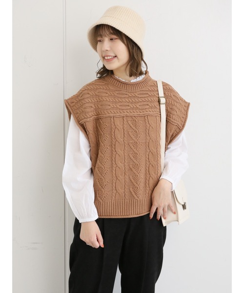 ehka sopo（エヘカソポ）の「パッチワークケーブルニットベスト（ベスト・レディース・ブラック/モカ/キナリ・ﾌﾘ-）」の3枚目の写真