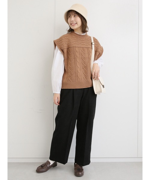 ehka sopo（エヘカソポ）の「パッチワークケーブルニットベスト（ベスト・レディース・ブラック/モカ/キナリ・ﾌﾘ-）」の6枚目の写真