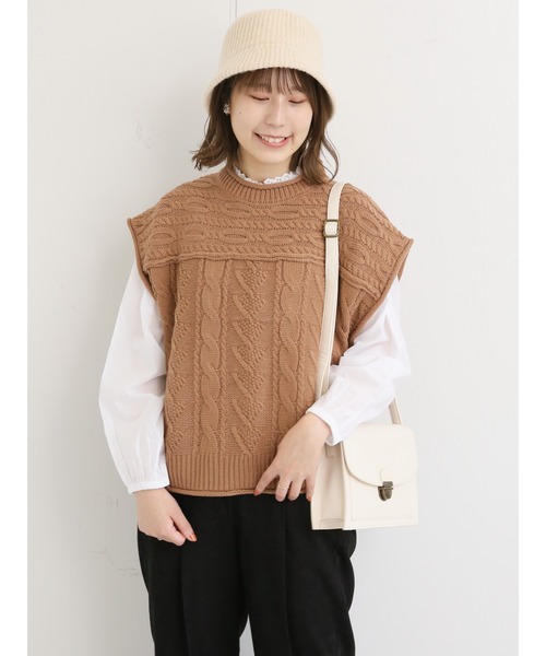 ehka sopo（エヘカソポ）の「パッチワークケーブルニットベスト（ベスト・レディース・ブラック/モカ/キナリ・ﾌﾘ-）」の4枚目の写真