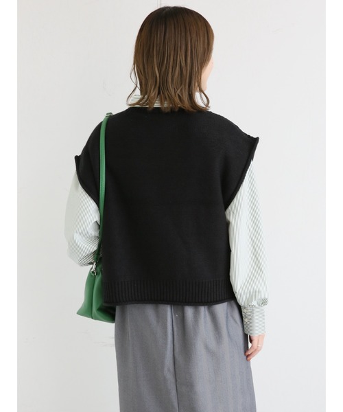 ehka sopo（エヘカソポ）の「パッチワークケーブルニットベスト（ベスト・レディース・ブラック/モカ/キナリ・ﾌﾘ-）」の5枚目の写真
