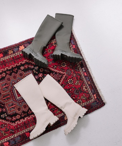 Flugge（フラッジー）の「volume sole long boots/ボリュームソールロングブーツ（ブーツ・レディース・アイボリー/カーキ・24cm/24.5cm/22.5cm/23cm/23.5cm/25cm）」の6枚目の写真