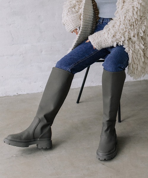Flugge（フラッジー）の「volume sole long boots/ボリュームソールロングブーツ（ブーツ・レディース・アイボリー/カーキ・24cm/24.5cm/22.5cm/23cm/23.5cm/25cm）」の14枚目の写真
