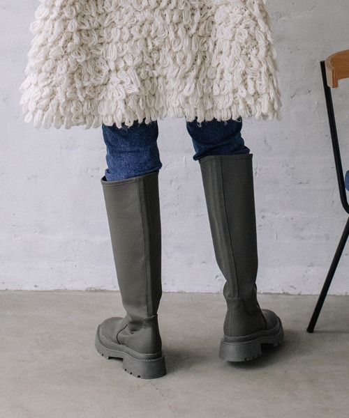 Flugge（フラッジー）の「volume sole long boots/ボリュームソールロングブーツ（ブーツ・レディース・アイボリー/カーキ・24cm/24.5cm/22.5cm/23cm/23.5cm/25cm）」の17枚目の写真