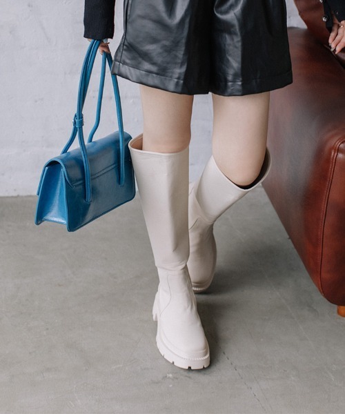 Flugge（フラッジー）の「volume sole long boots/ボリュームソールロングブーツ（ブーツ・レディース・アイボリー/カーキ・24cm/24.5cm/22.5cm/23cm/23.5cm/25cm）」の19枚目の写真