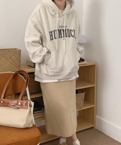 DAY CLOSET(デイ クローゼット)の「レディース 裏起毛オーバーサイズドロップショルダーカレッジロゴスウェット(スウェット・レディース・グレー/オートミール/ネイビー・ONE SIZE)」の11枚目の写真