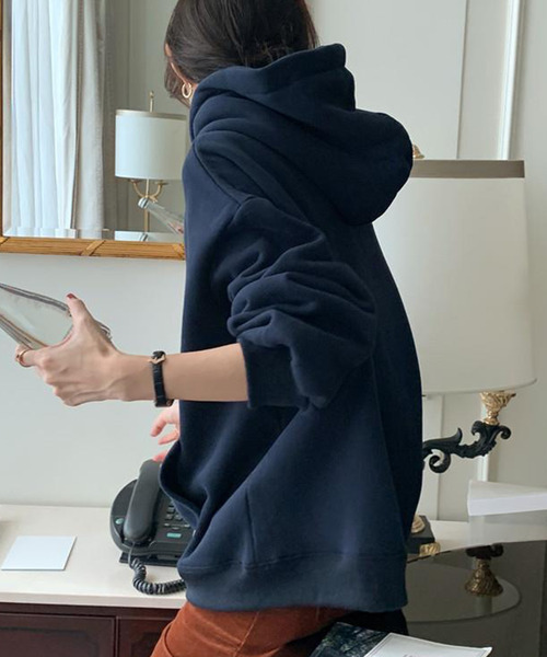 DAY CLOSET(デイ クローゼット)の「レディース 裏起毛オーバーサイズドロップショルダーカレッジロゴスウェット(スウェット・レディース・グレー/オートミール/ネイビー・ONE SIZE)」の15枚目の写真