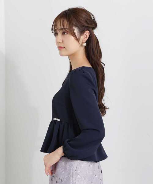 PROPORTION BODY DRESSING(プロポーションボディドレッシング)の「パールペプラムブラウス / 1213110101(シャツ/ブラウス・レディース・ライトグリーン/ネイビー/オフホワイト・SMALL/MEDIUM)」の12枚目の写真